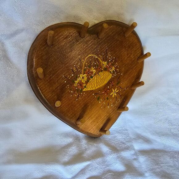 Heart-Shaped Wooden Wall Rack with Floral Design Hand Painted - Picture 4 of 9